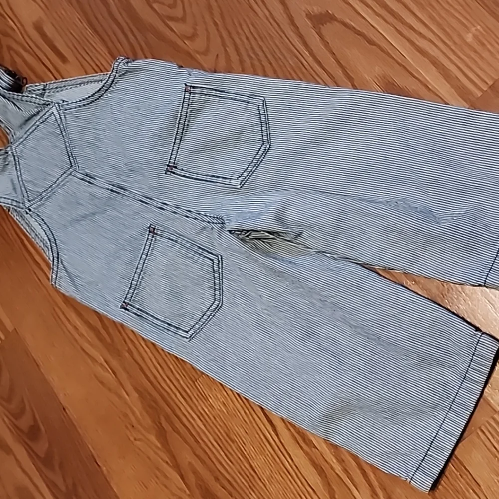 Oshkosh‎ B’Gosh pin stripe overalls with snap closure 24mo
